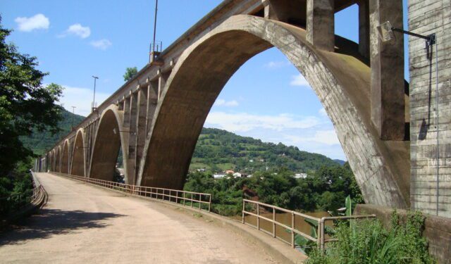 Ponte Brochado da Rocha