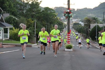 Na Rústica, atletas tiveram que percorrer 5 quilômetros (Foto: Divulgação)