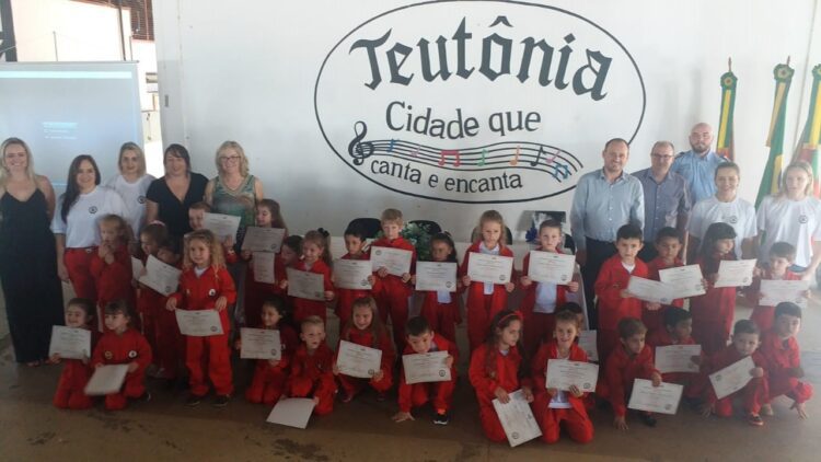 Projeto Bombeiros Mirins forma 2ª turma em Teutônia