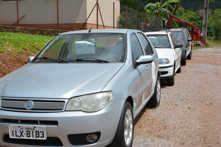Leilão de bens inservíveis oferece 20 lotes