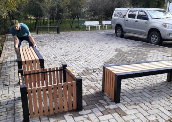 Orla do rio Taquari recebe novo mobiliário urbano