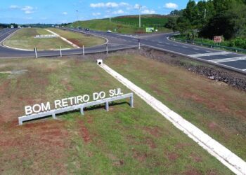 Prefeitura instalada letreiros de identificação na BR-386