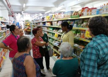 Grupo de Educação em Saúde recebe orientações sobre alimentação saudável
