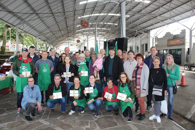 Comida saudável, alegria e integração marcam aniversário da Feira do Produtor