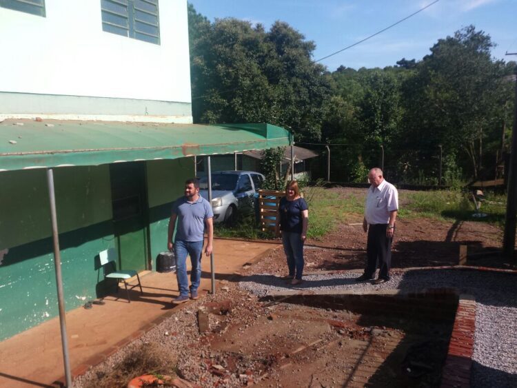 Administração Municipal através da Secretaria de Educação realiza melhorias nas escolas do município