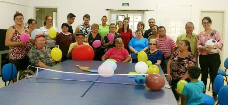 Grupo de PCDs do CRAS participa de atividade esportiva com alunos da Univates