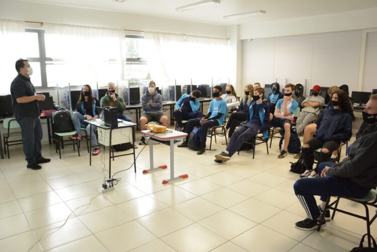 Prevenção ao uso de drogas pauta palestra para jovens