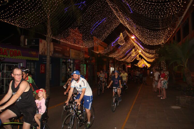 Pedaladas de alegria em passeio ciclístico por Estrela