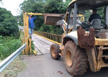 Estrela interdita acesso de veículos à ponte