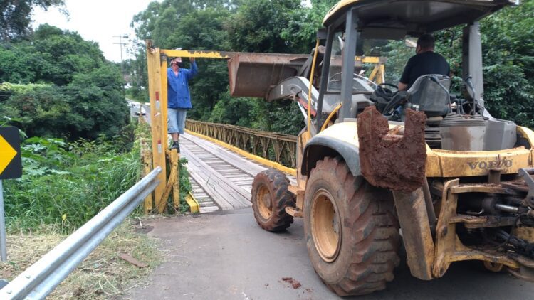 Estrela interdita acesso de veículos à ponte