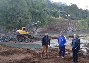 Inicia a construção de ponte baixa