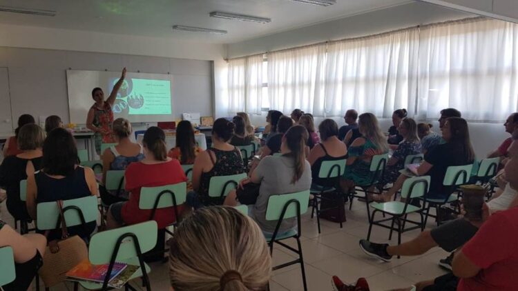 Professores retornam às atividades e planejam ações para o ano letivo