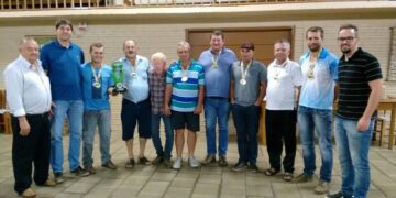 Departamento Municipal de Esportes premia destaques de competição