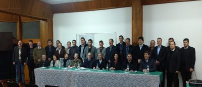 Prefeitos, vice-prefeitos e secretários reuniram-se em Encantado no último dia 9 (Foto: Paulo Ricardo Schneider)