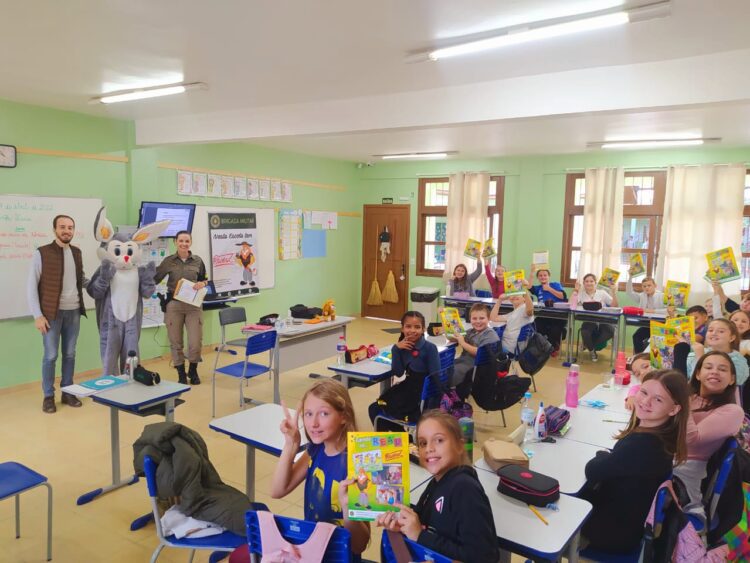 Proerd previne o uso de drogas entre crianças e adolescentes