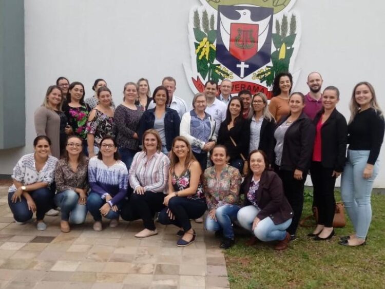 Secretaria de Educação inicia formação para implementação da Base Nacional Comum Curricular