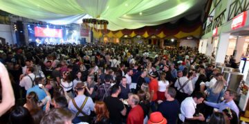 Público pagante da 34ª Oktoberfest chega a 130,7 mil pessoas