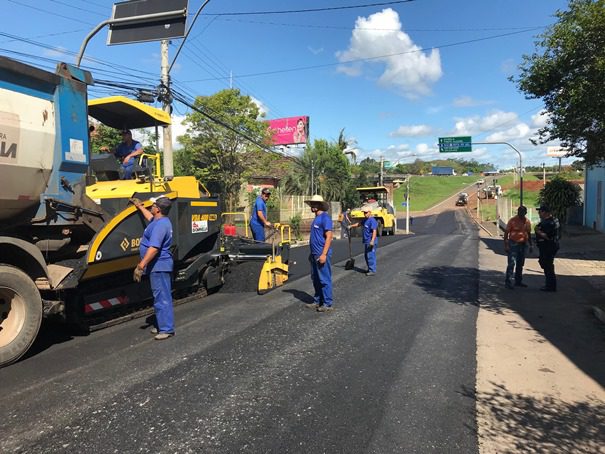 Iniciado recapeamento asfáltico da Rua Bento Rosa em Lajeado
