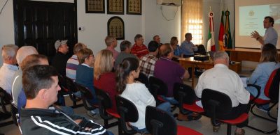 Representantes da comunidade participaram de reunião sobre o Plano Diretor (Foto: Paloma Driemeyer Valandro)