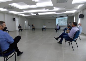 Prefeitos discutem alternativas para desafogar o trânsito na BR-386