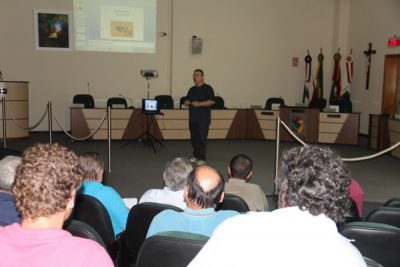 Biólogo Gaspar Franco, da Secretaria do Meio Ambiente, foi um dos palestrantes do encontro (Foto: Paulo Ricardo Schneider)