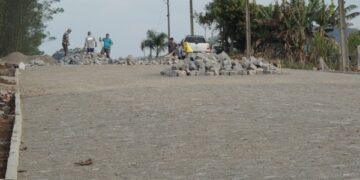 Rua Hugo Hartmann recebe canalização, detonação e calçamento