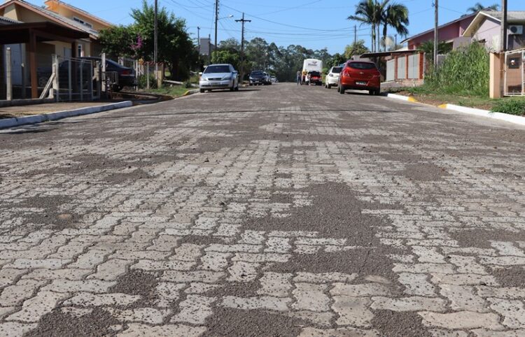 Teutônia inaugura pavimentação comunitária das ruas Arthur Leonhardt e Lori Bücker von Mühlen