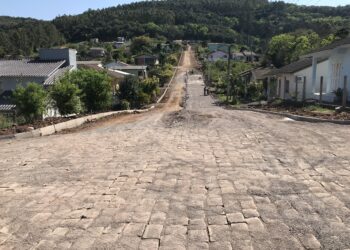 Em pouco tempo, Bairro São José II estará totalmente pavimentado