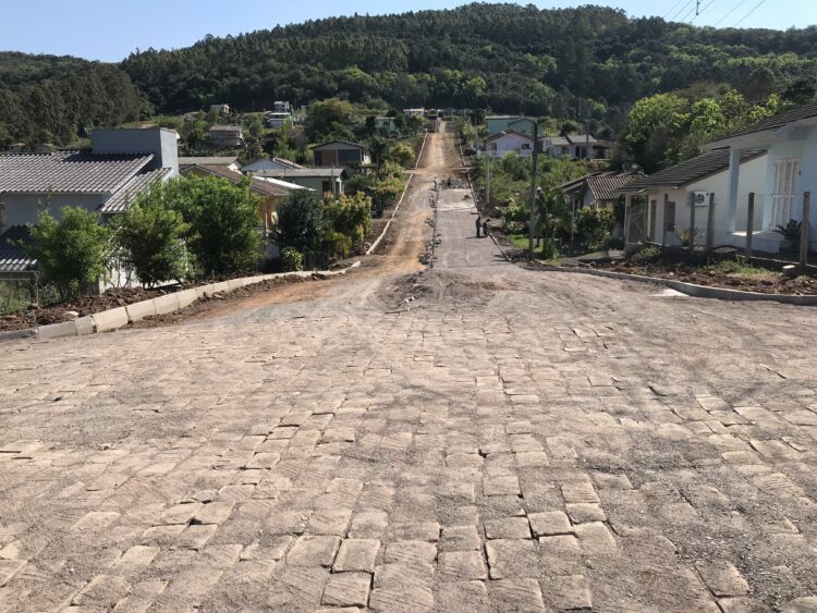 Em pouco tempo, Bairro São José II estará totalmente pavimentado