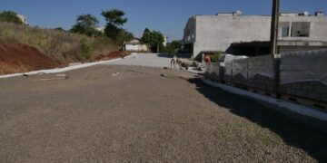 Administração Municipal realiza calçamento de mais uma via