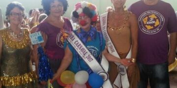 Baile de carnaval da terceira idade acontece nesta terça-feira