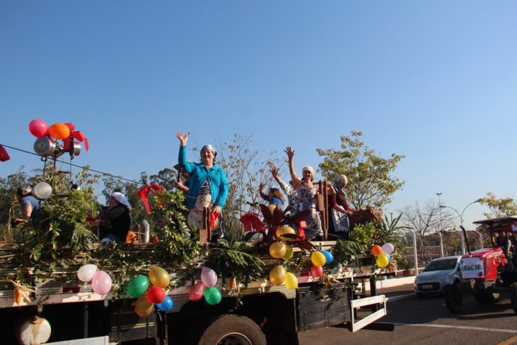 Muitas comemorações e homenagens no 4º Dia do Colono e Motorista
