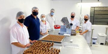 Empresa produz biscoitos nutritivos para cães