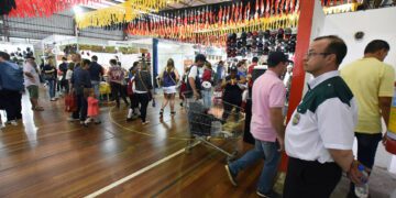 Editais para contratação de empresas de segurança,  limpeza e estacionamento para a Oktoberfest abrem amanhã