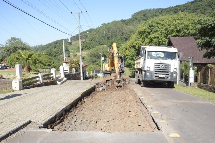 Pavimentações asfálticas do Município recebem reparos