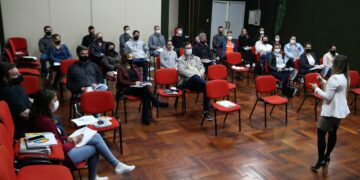 Servidores municipais participam de curso sobre execução e fiscalização de contratos