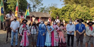 Chegada da Chama Crioula marcou início da Semana Farroupilha em Taquari