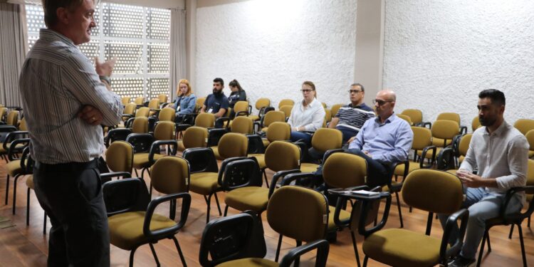 Prefeitura de Lajeado se reúne com a comunidade para encaminhar soluções e conter excessos no bairro Universitáriog