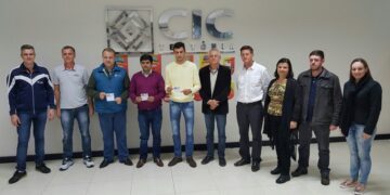 Primeiros vales-compras sorteados para consumidores de Teutônia