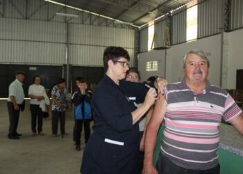 Horário para vacinação contra a Gripe será estendido até às 19h nas sextas-feiras, 13 e 20