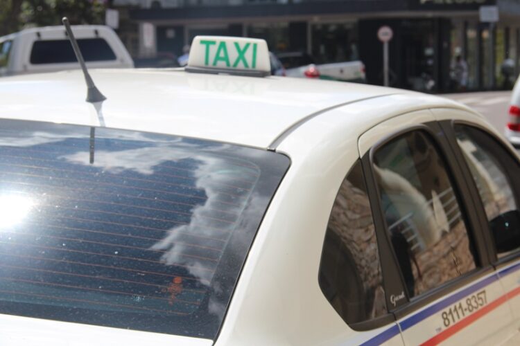Prefeitura de Estrela abre licitação para duas vagas de taxista