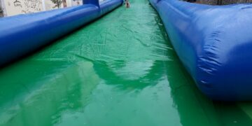 Toboágua de 100 metros é uma das atrações do Festival de Verão