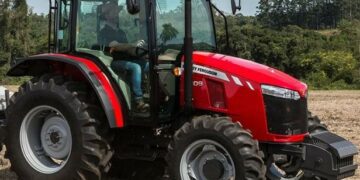 Novo trator qualifica trabalho na agricultura
