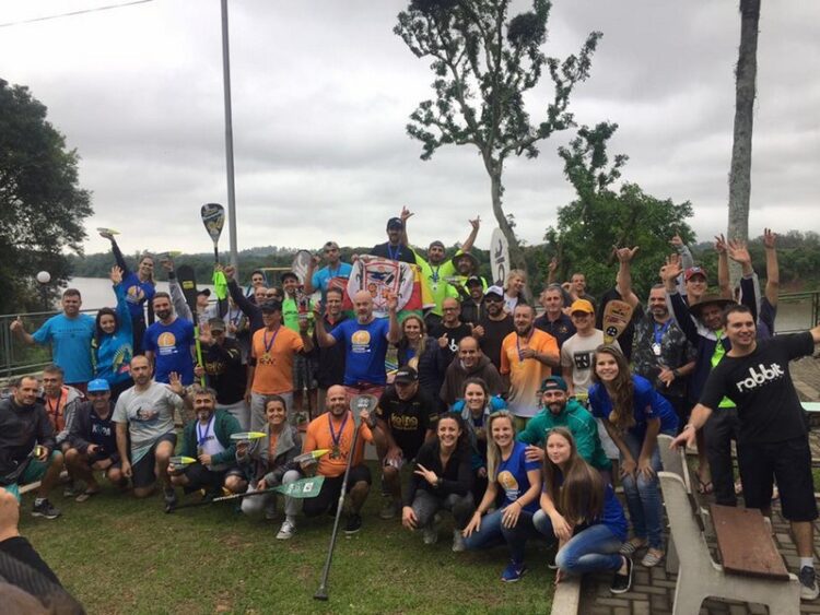 Pranchas e canoas invadiram o Rio Taquari