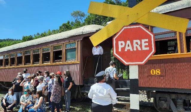O Trem voltou ao Vale