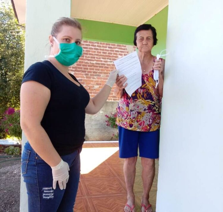 Administração Municipal distribui máscaras de algodão à população