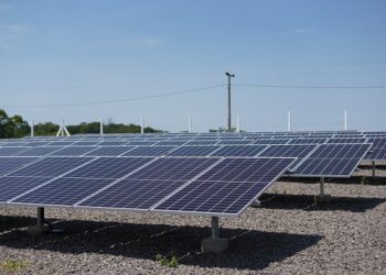 Energia solar na Pella Bethânia: economia mensal de R$ 5,5 mil para investir em seus residentes