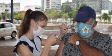 Mais de 10% da população vacinada