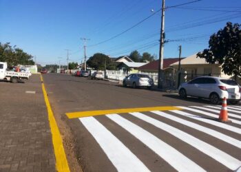 Estradas pavimentadas do interior recebem reforço na sinalização