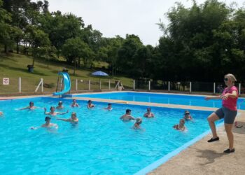 Dia de piscina, bola e brincadeiras no Vida Saudável